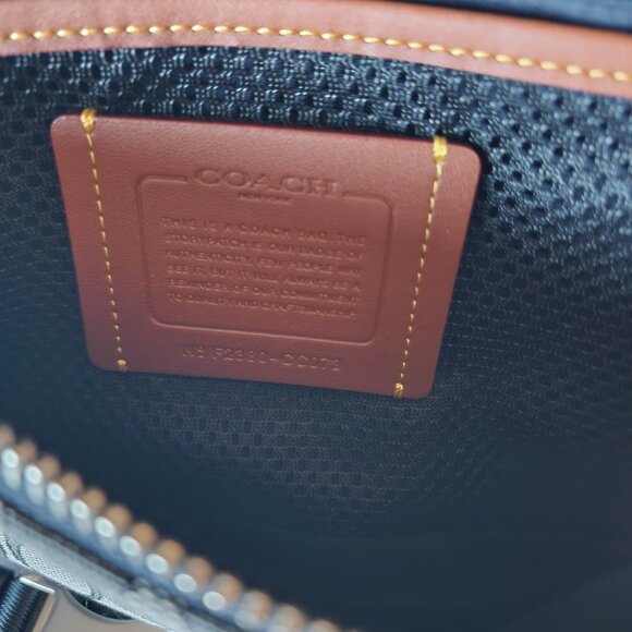 Coach Beltbag/Waist/Sling "LIKE NEW" - Picture 11 of 16